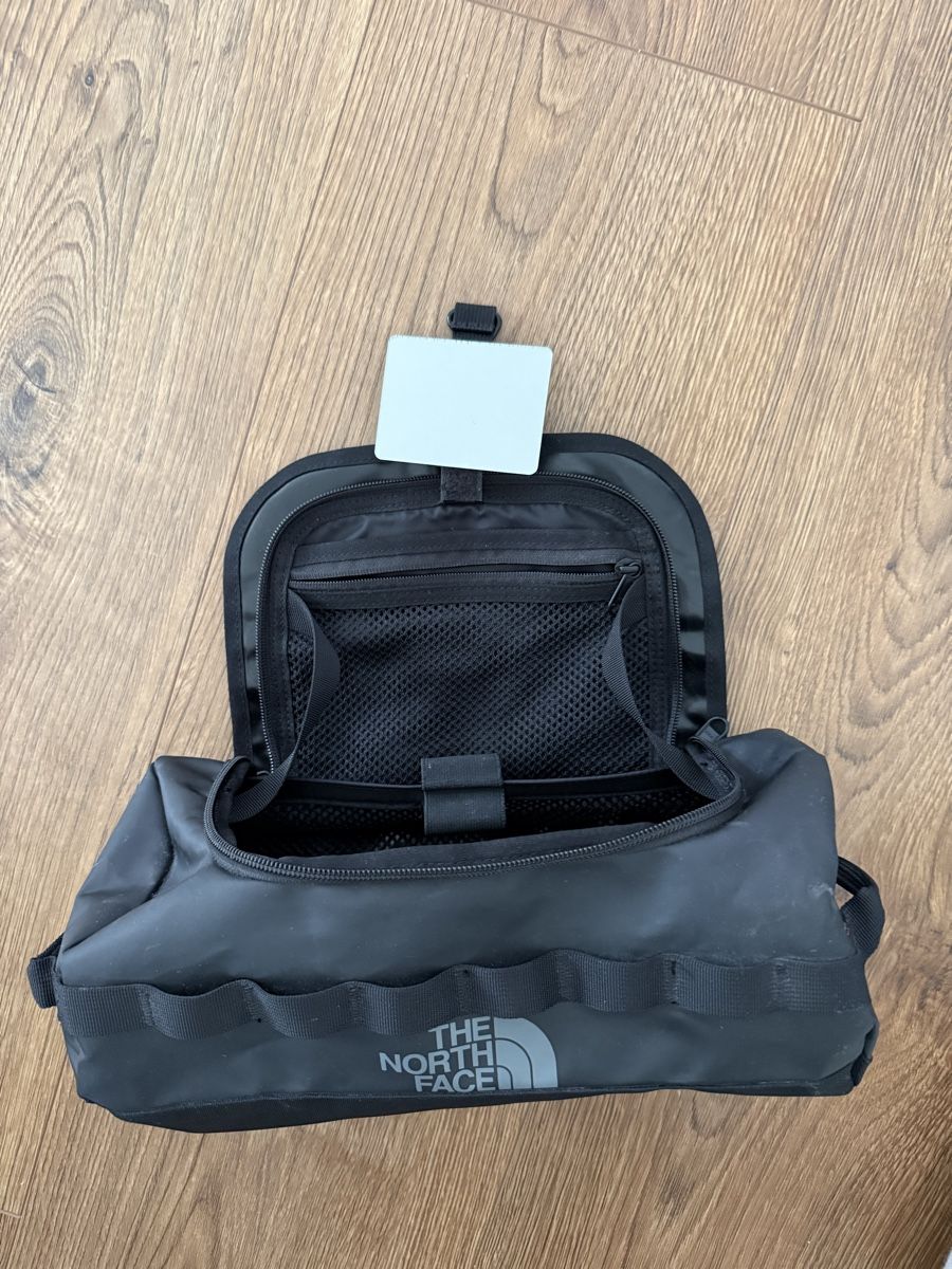North Face Custodie per cosmetici: The North Face Reisewaschbeutel – Usato da Sumiswald venduto da sonrisa70