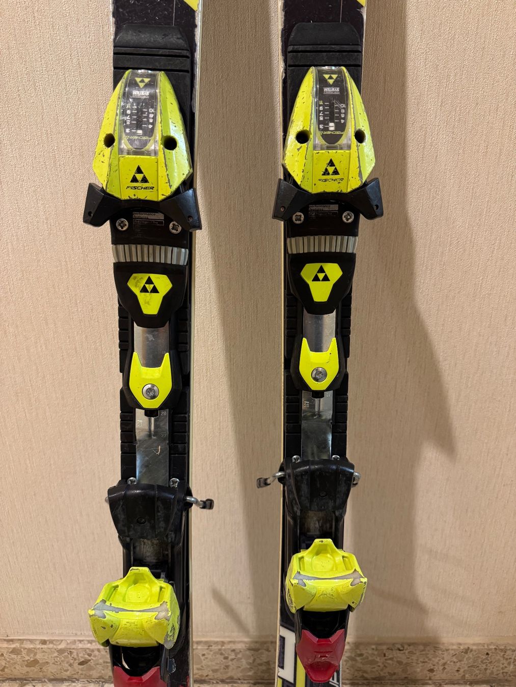 Fischer Skis: Alpin Ski – Gebraucht aus Meggen von hel_m7vc 2