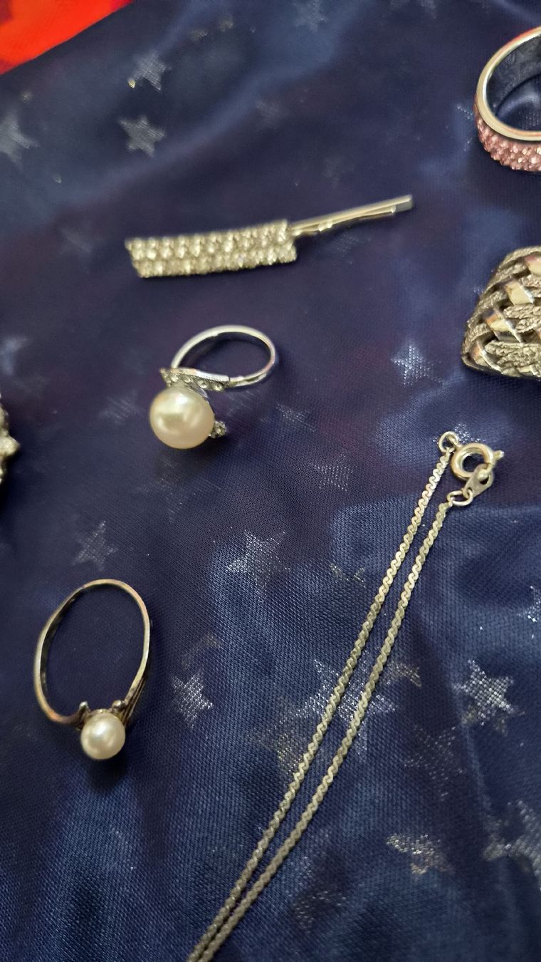 Altri gioielli: Schmuck Lot Ringe Ketten – Usato da Kölliken venduto da MissesBossTop1 1