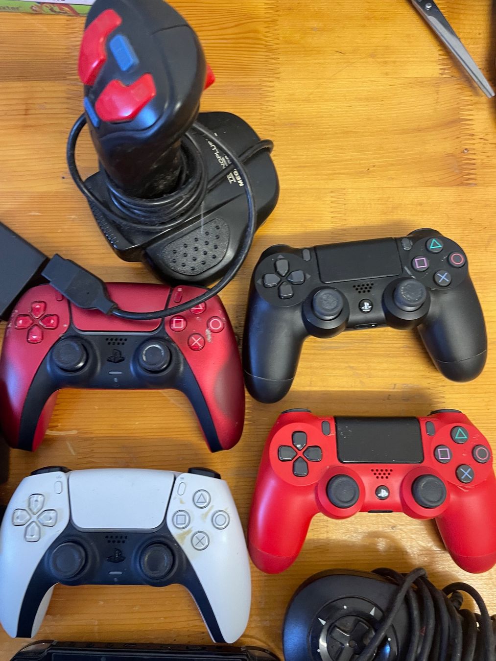 Nintendo Controller: Diverse Nintendo SwitchPS PSP Zubehör Unkontrolliert – Gebraucht aus Dällikon von buyandbehappy 2
