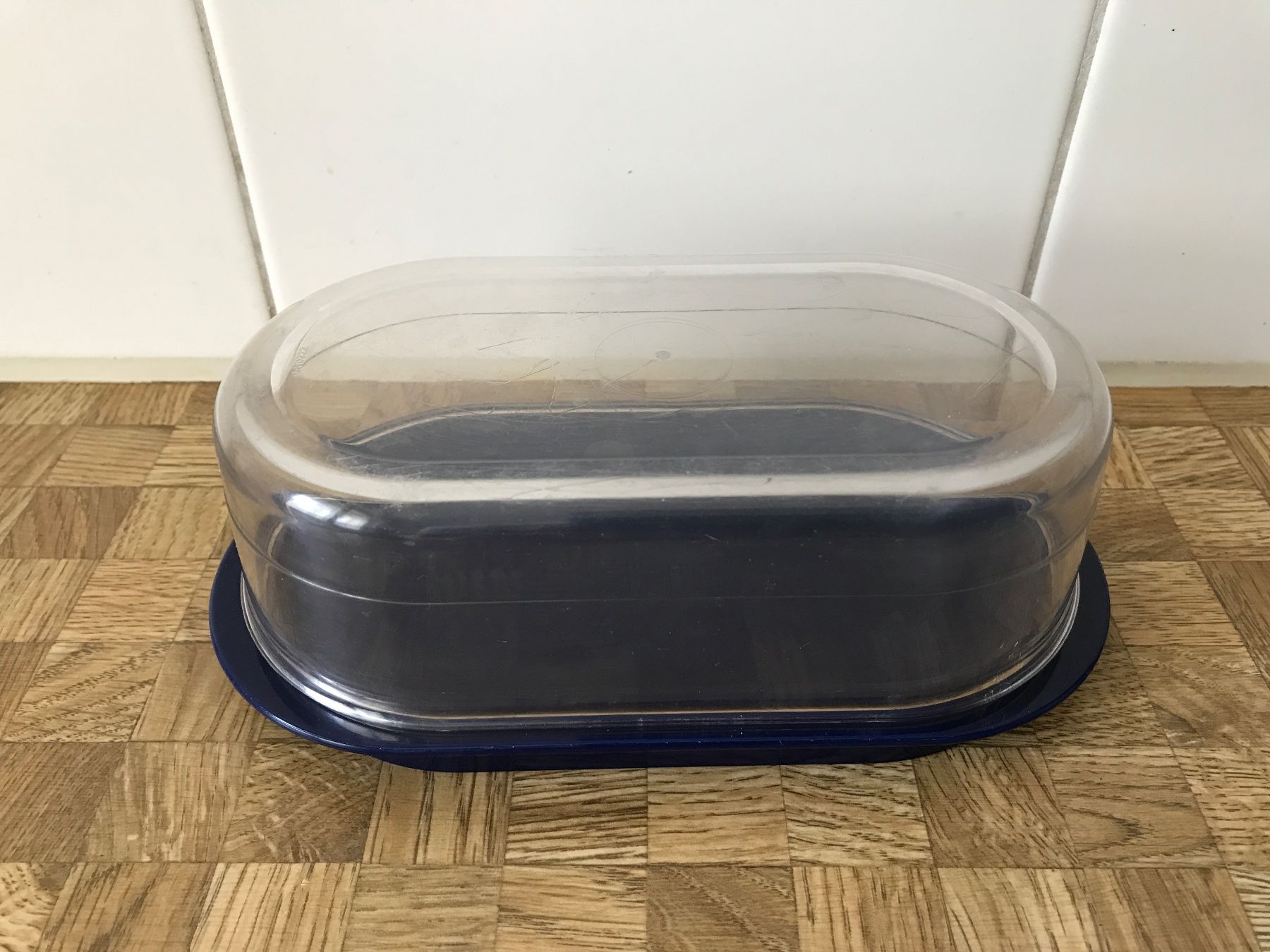 Tupperware Behälter & Ähnliches: Tupperware Butterbehälter – Gebraucht aus Birmensdorf ZH von Hilhan