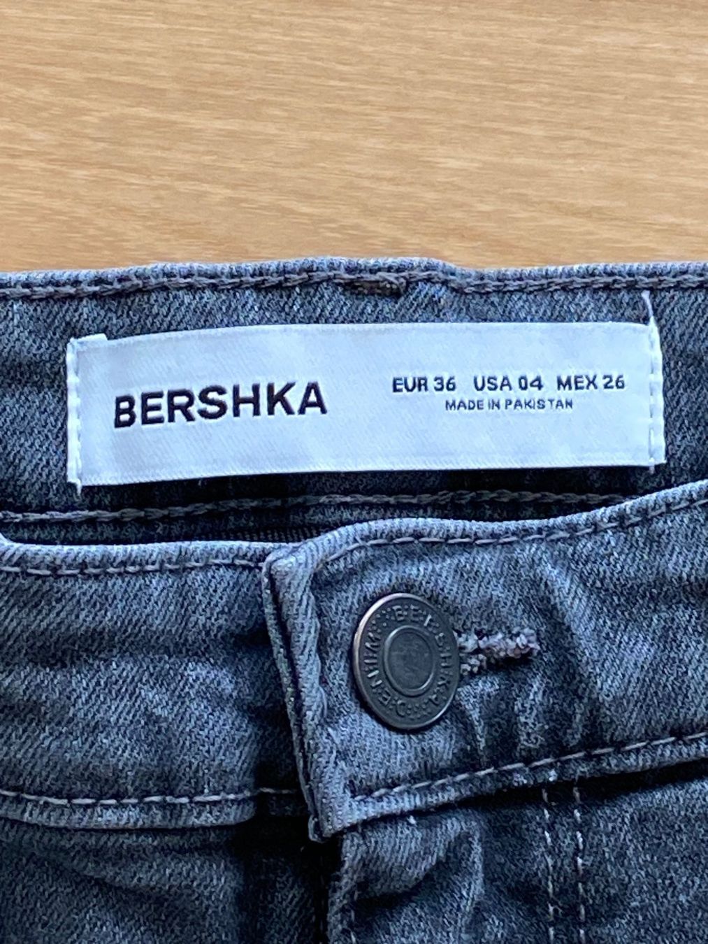 Bershka Jeans: Jeans, Bershka, Gr. 36 – Usato da Biberstein venduto da Miana2 1