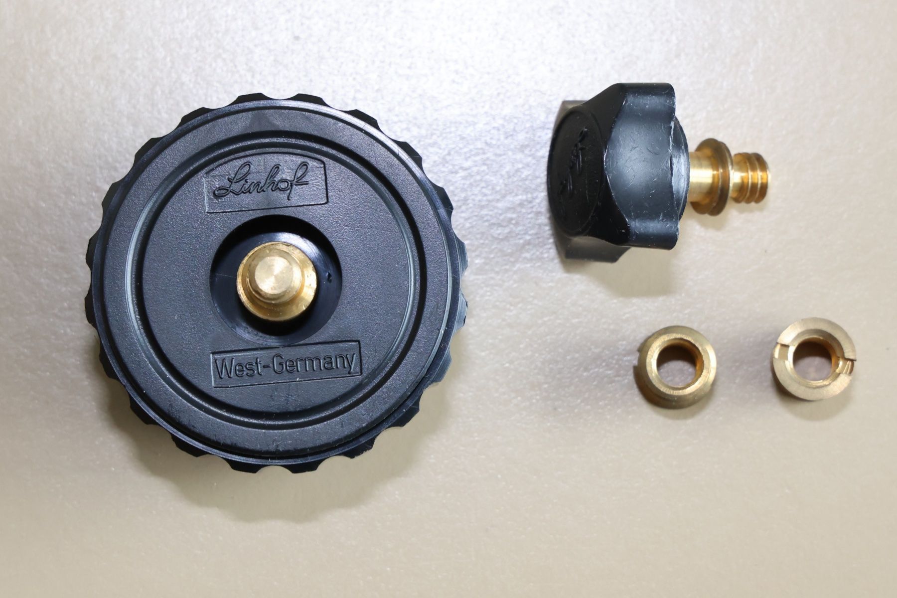 Linhof Treppiedi & Teste: Linhof Stativ-Adapterring-Set mit diversen Gewindegrössen – Usato da Savognin venduto da Caneos