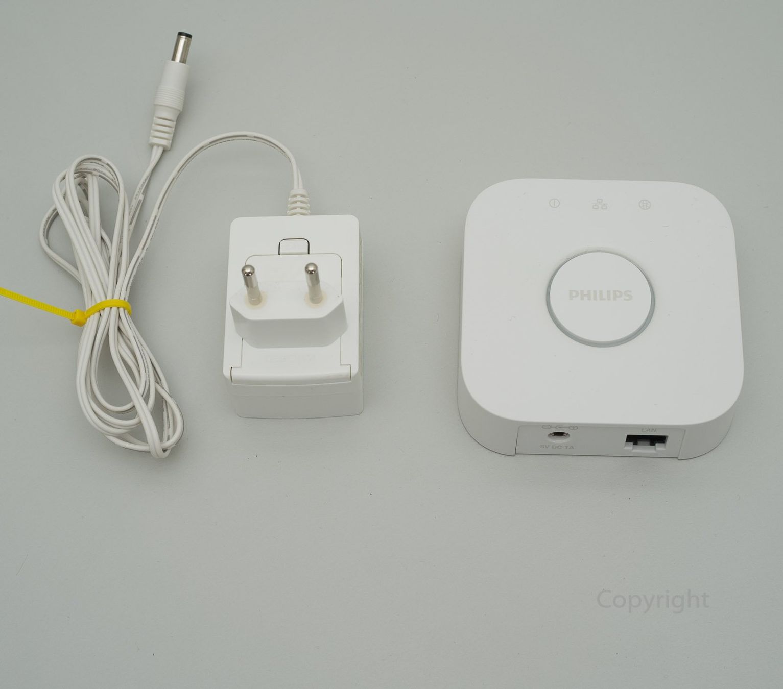 Philips Hubs & Switches: Philips Hue Bridge 2.1 mit Netzteil – Gebraucht aus Gland von YA414AX
