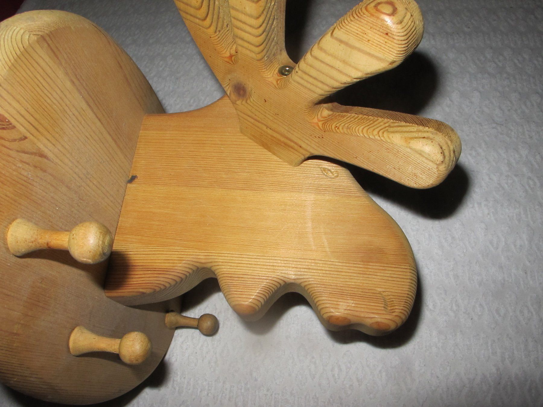 Guardaroba: Garderobe geschnitzt Hirsch Kopf Deko – Usato da Löhningen venduto da Chimae67