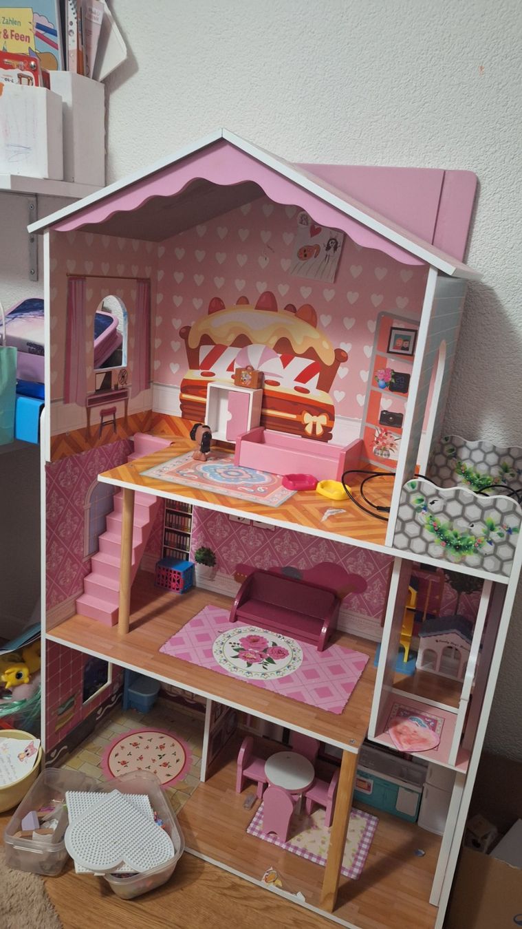 Barbie Maisons & Meubles de poupées: Pupenhaus – D'occasion à Rickenbach SO par hegyc
