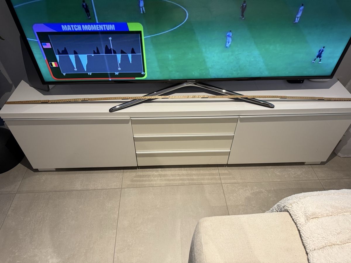 Mobili TV: Sideboard in gutem Zustand, weiss hochglanz – Usato da Lustmühle venduto da mcross