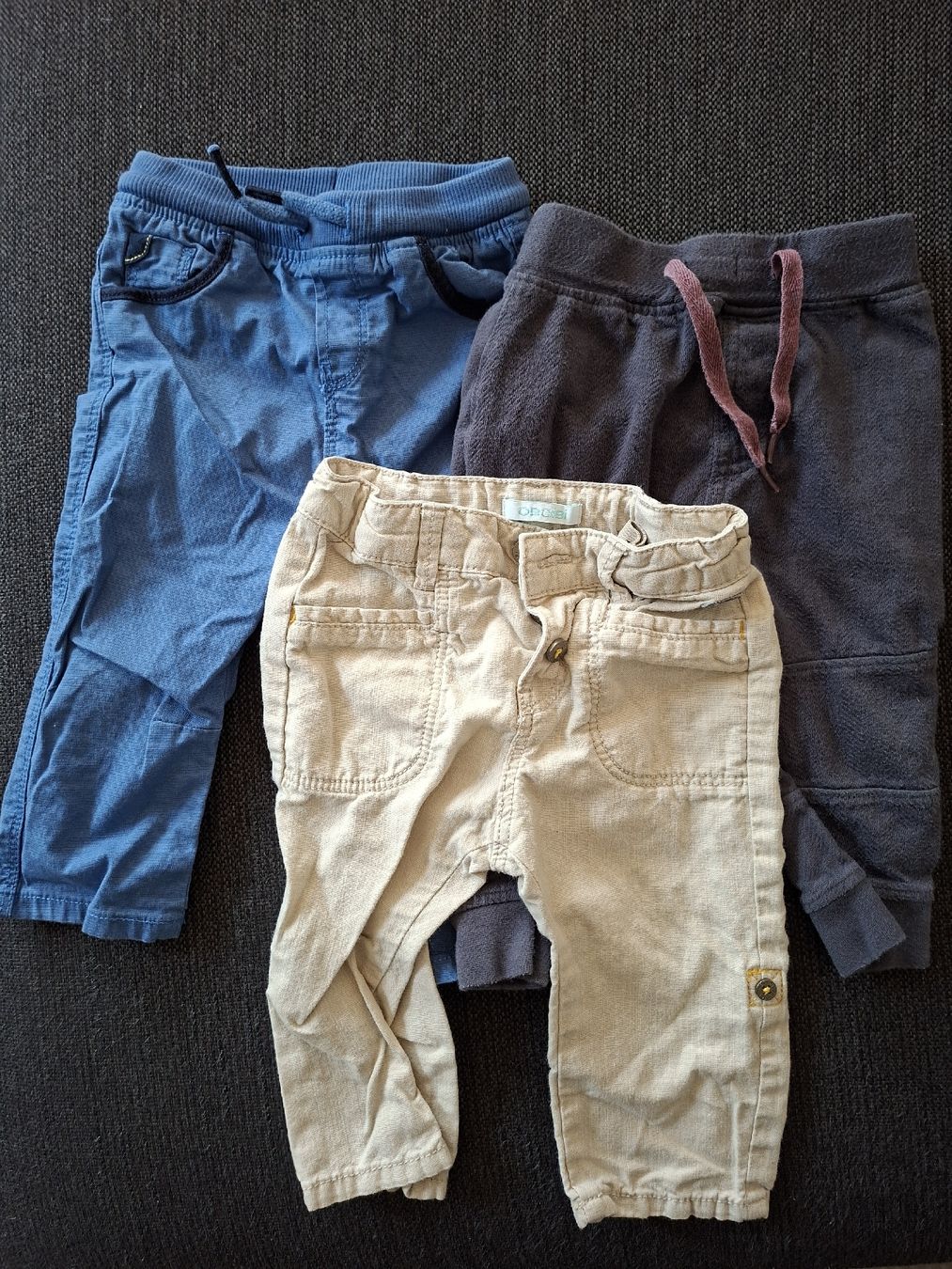 Pantaloni: lot de 3 pantalons taille 74 – Usato da Plan-les-Ouates venduto da Laly_92