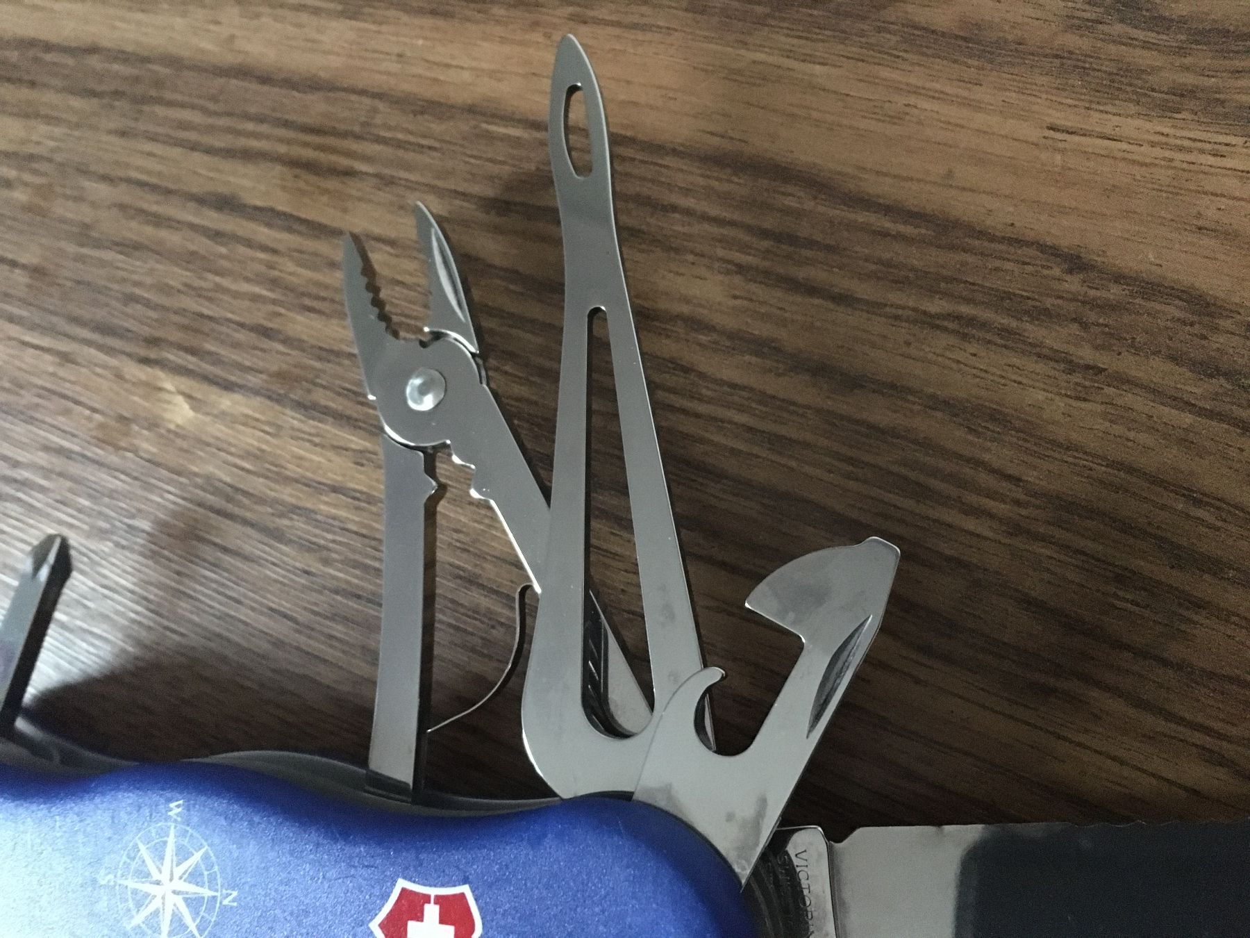 Victorinox Coltelli tascabile: VICTORINOX - Skipper - Sackmesser - mit olivem Paracord – Usato da Andwil SG venduto da Rainboli 8