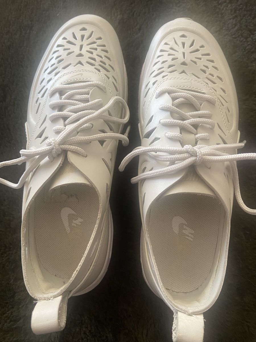 Nike Damenschuhe: Nike Sneaker, Grösse 38.5, hellgrau, perforiertes Design – Gebraucht aus Lohn SH von Winter03 4