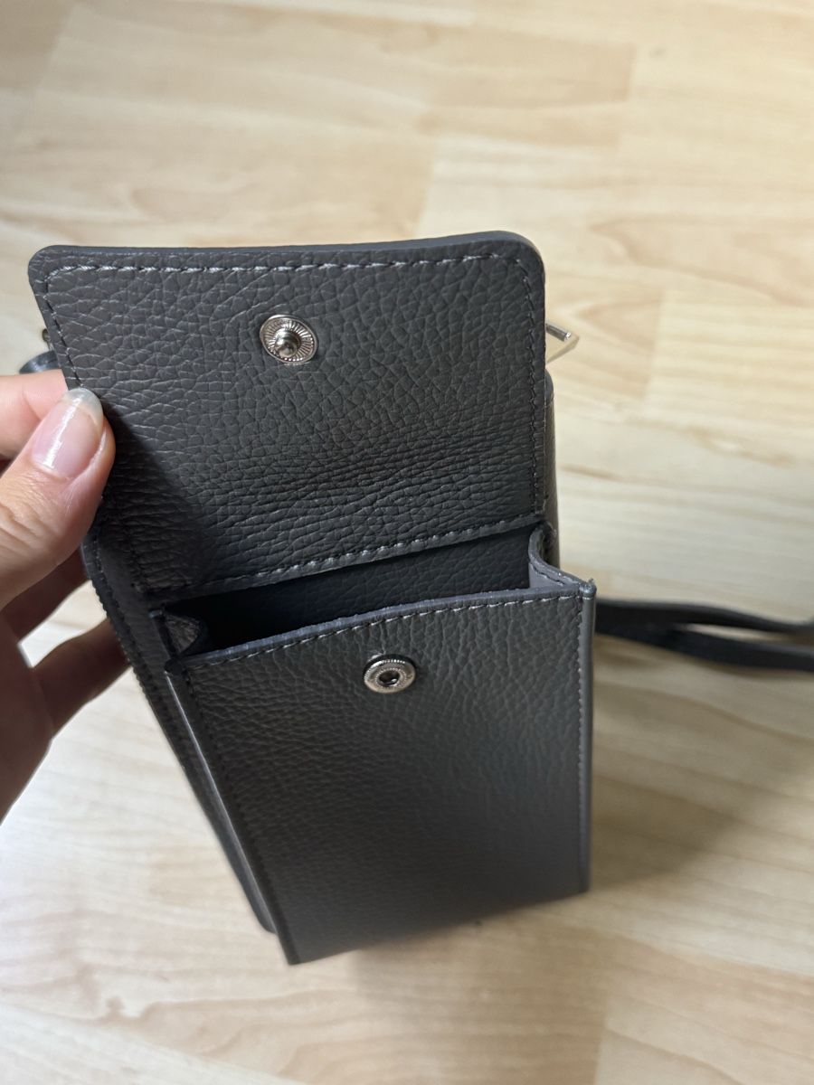 Portafogli: Graue Handytasche mit Portemonnaie – Usato da Niederurnen venduto da sel_z2wg 1