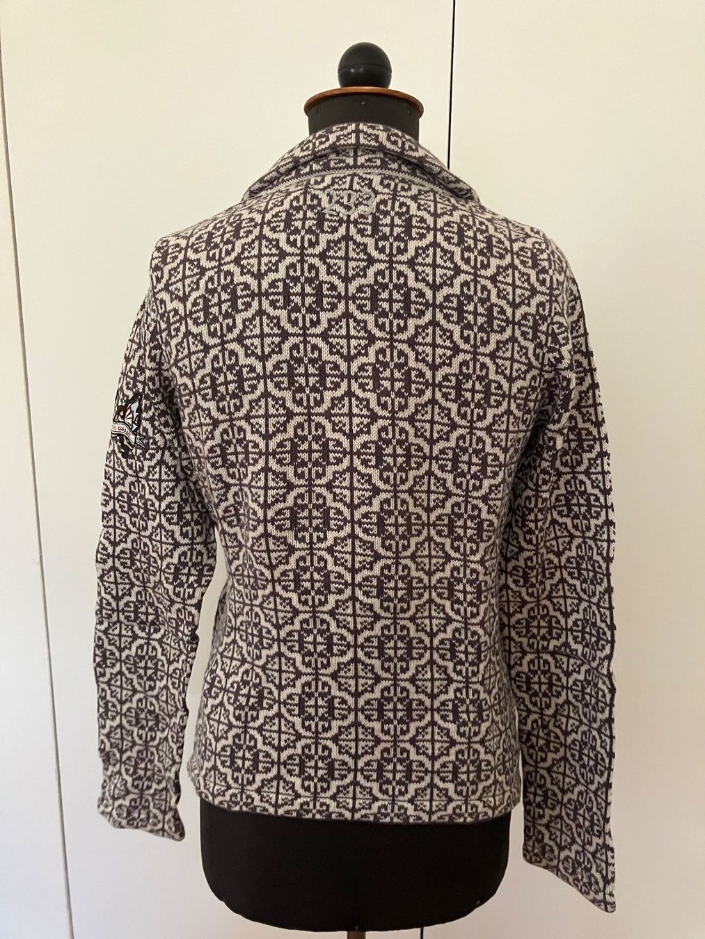 Jacken: Strickjacke gemustert zum binden – Gebraucht aus Lenzburg von ann_8hmk 2
