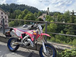 TM SMR 125 FI 2022 Pink Edition