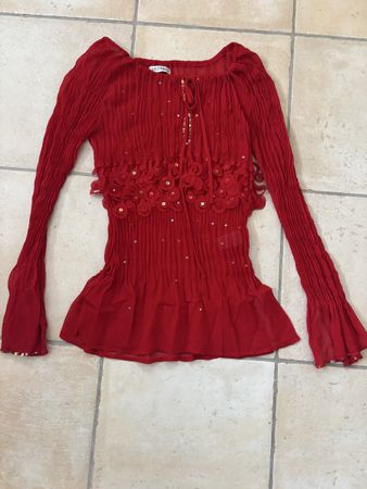 Maglia/blusa rossa con paiettes