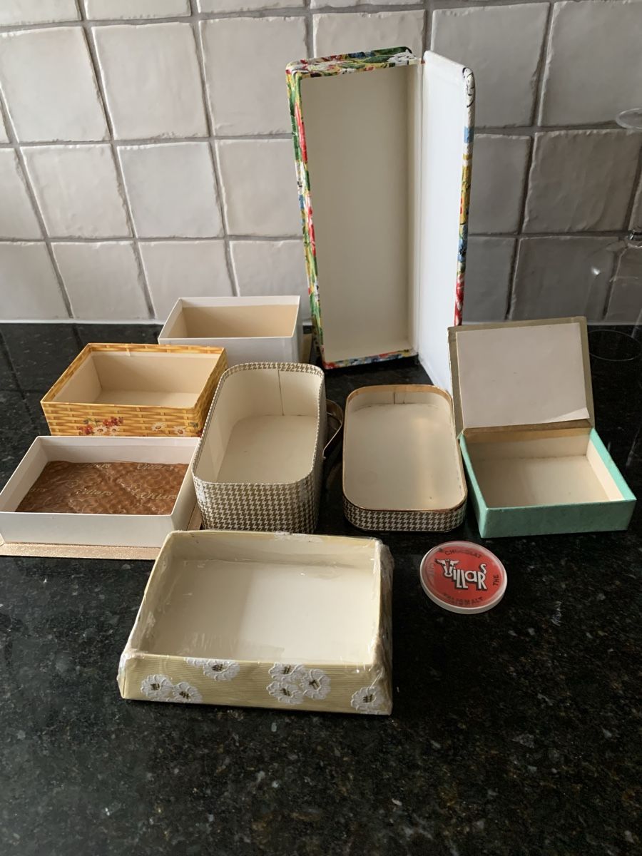 Altre Stoviglie: Vintage Villars Chocolat Verpackungen – Usato da Egg b. Zürich venduto da ohtannenbaum 3