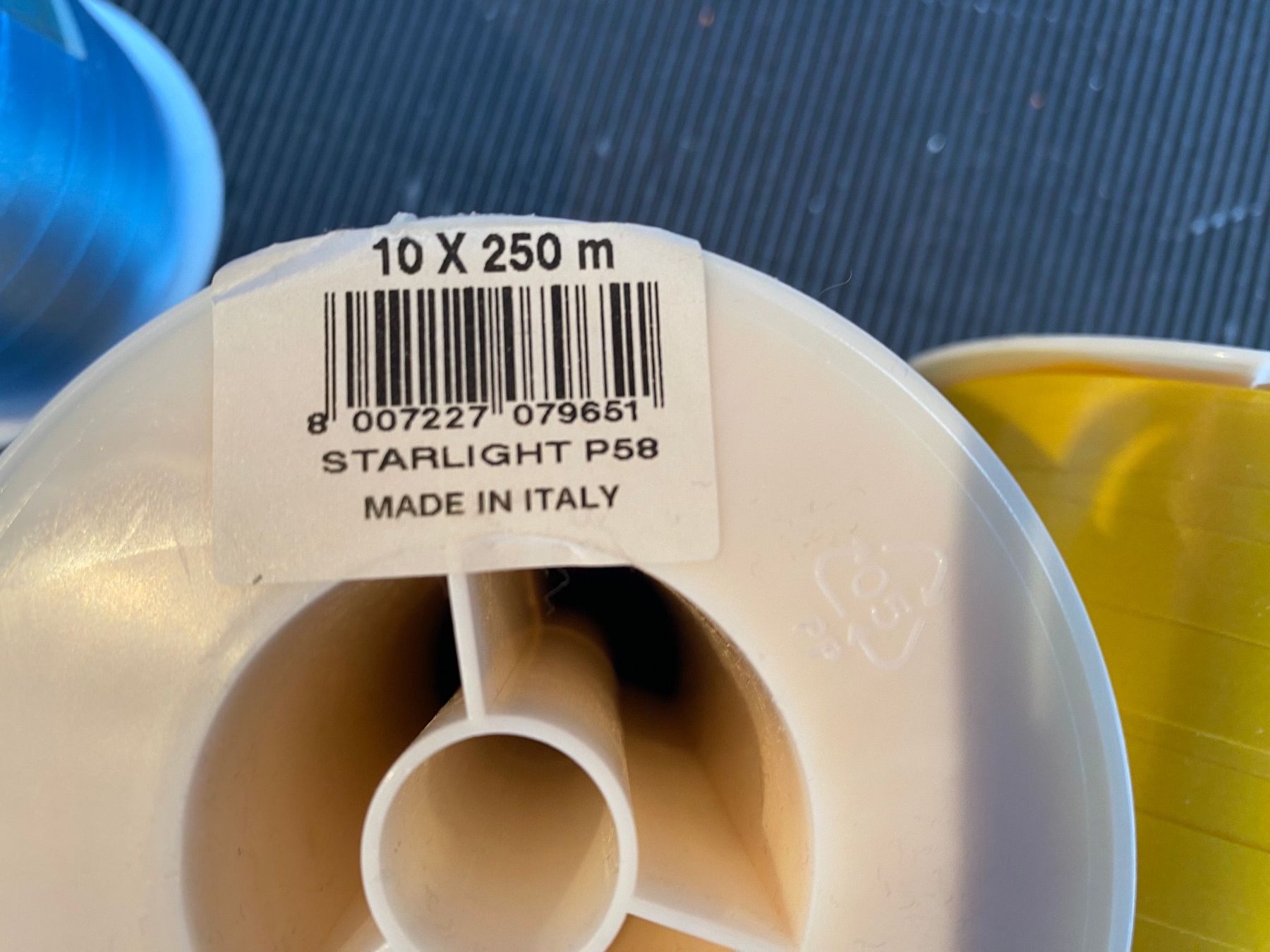 Nastri decorativi: 4 volle Rollen Geschenksband – Nuovo (secondo la descrizione) da Egg SZ venduto da irbaku 1