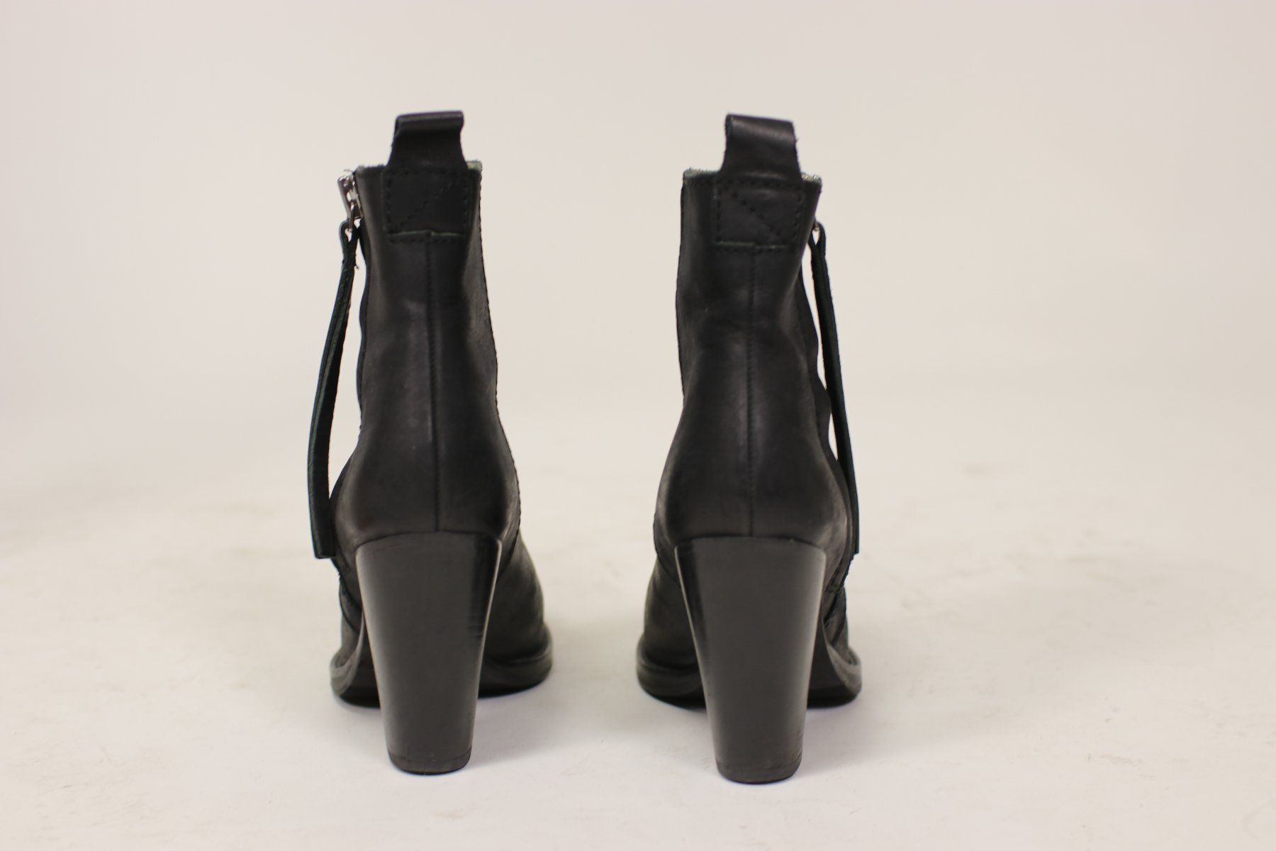Acne Studios Scarpe da donna: ACNE Pistole Leather Boots - Size 38 – Usato da Hombrechtikon venduto da BAZ-Vintage 2