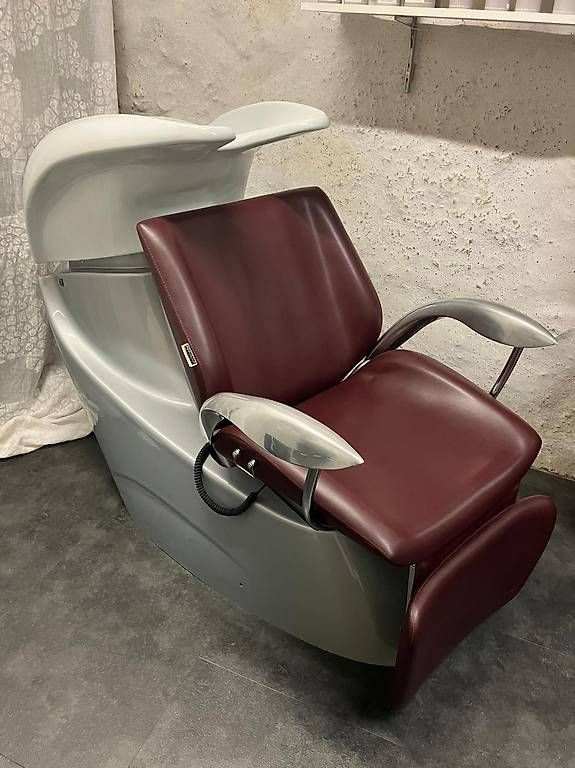 Lettini & sedie per cosmetici: Mobilier de salon de coiffure – Usato da Le Landeron venduto da neuchatel_wuma 3