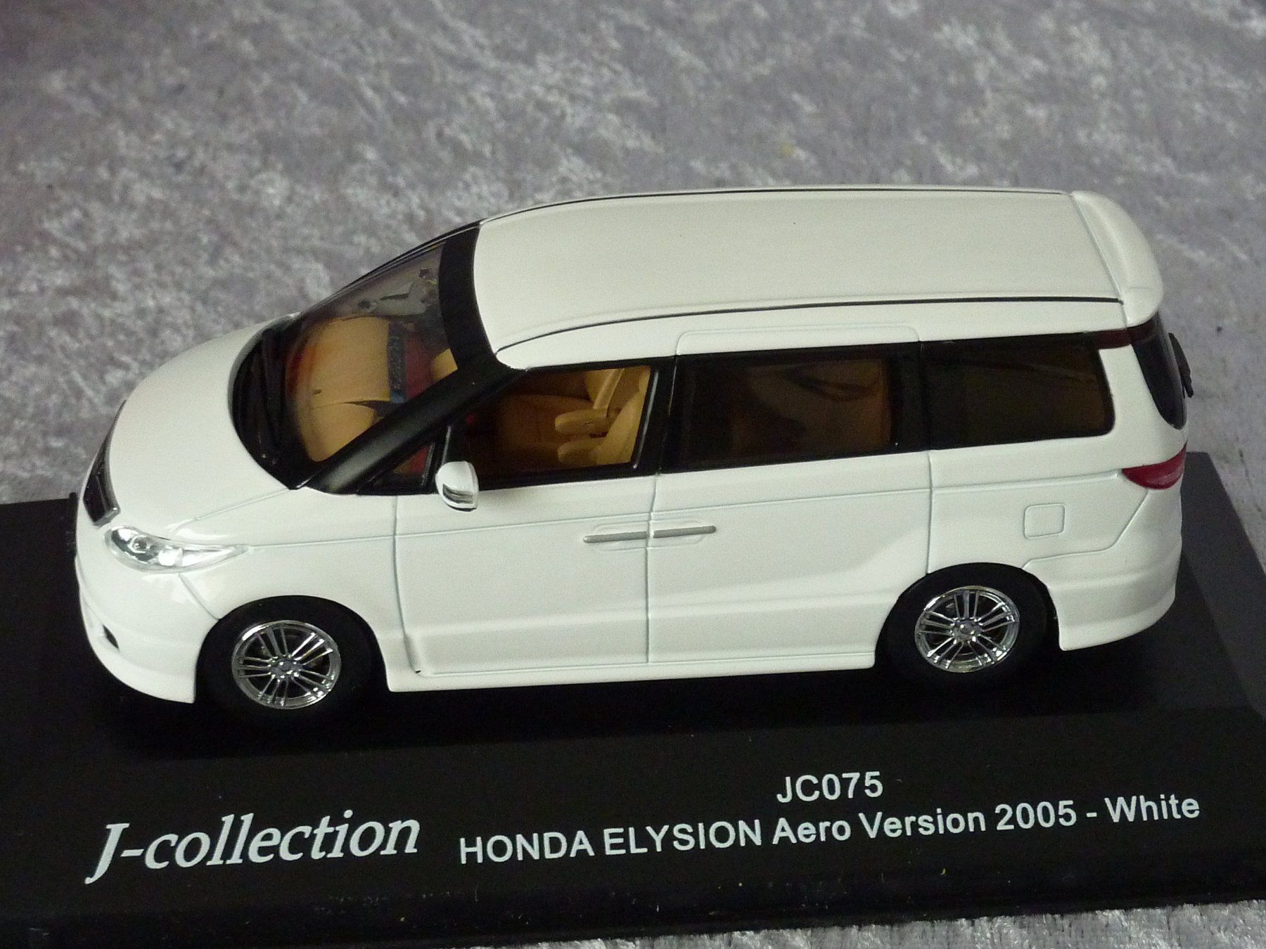 Honda Modellini d'auto: Honda Elysion 2005  1:43 – Nuovo e nell'imballaggio originale da Dürrenäsch venduto da modellautos4you 3