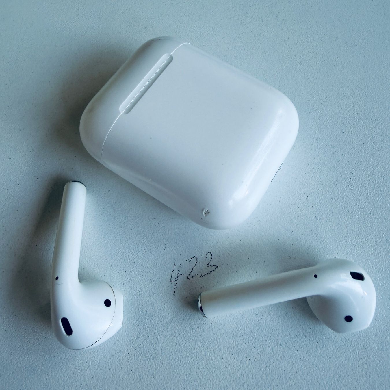 Apple Kopfhörer: Original Apple AirPods 2 Gen. Wireless Kopfhörer & Case – Gebraucht aus Basel von MY.AIRPODS.SHOP 4