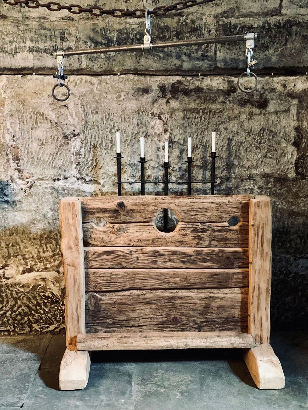 Articoli in legno: Altholz,  Balken und Bohlen,  Pranger – Nuovo (secondo la descrizione) da Sisikon venduto da Creantic-Art
