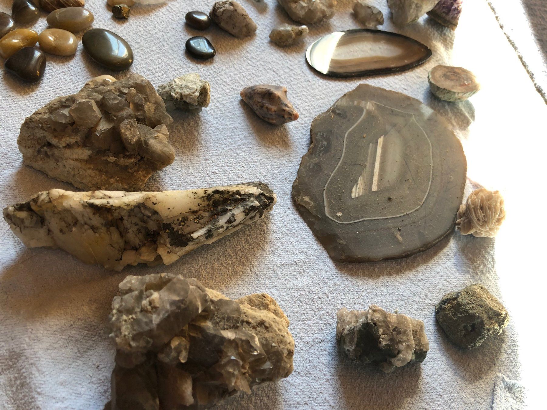 Minerali & Pietre curative: Steine/Mineralien – Usato da Hinwil venduto da Hiwikeb
