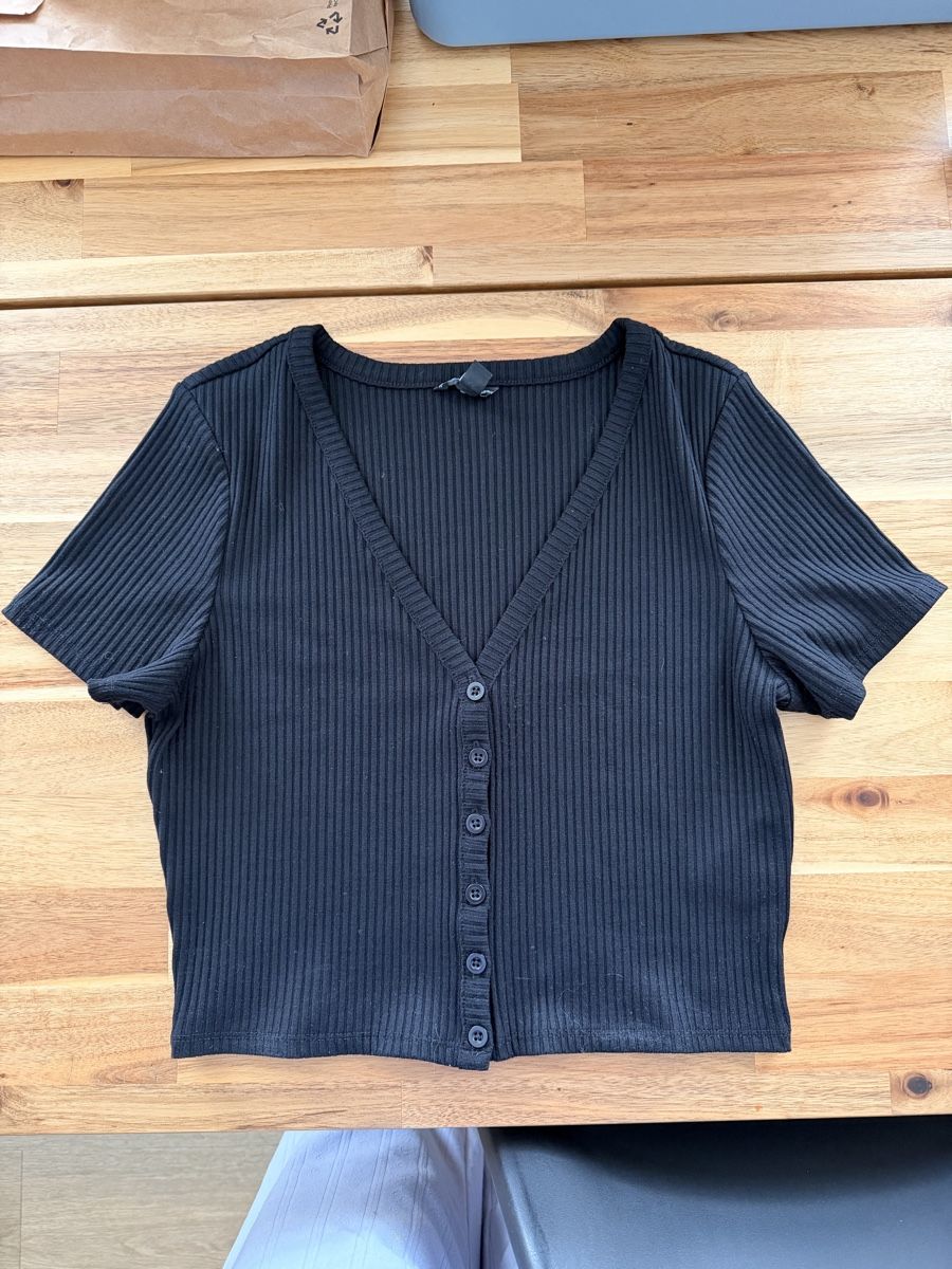 Guess Top: Guess Crop Top Tshirt, Grösse L – Usato da Muolen venduto da ginmelz