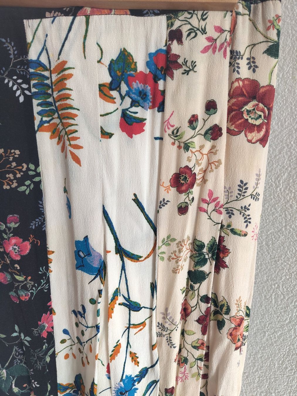 Maje Gonne: Maje Rock mit Blumen, Patchwork Gr. 34 neuwertig – Usato da Arbon venduto da Franca1979 4