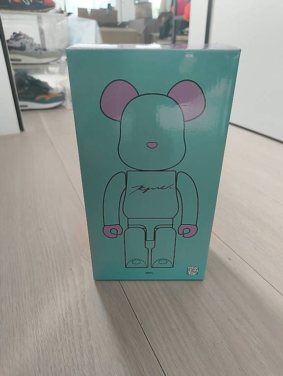 Statuette: Bearbrick Kyne 400% – Usato da Luzern venduto da Pokepas 3