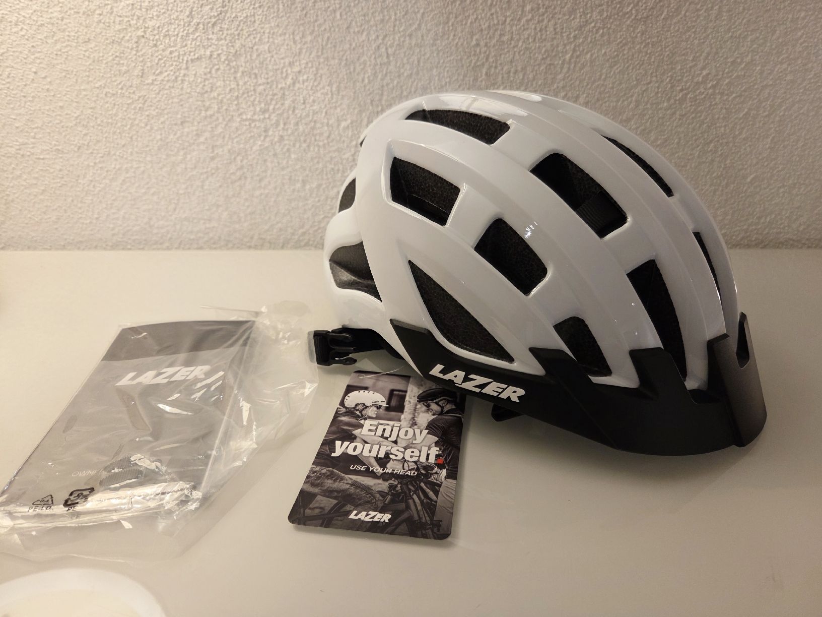 Caschi: Lazer Compact Velohelm Unisex Gr. 54cm - 61cm – Nuovo e nell'imballaggio originale da Braunau venduto da Brand-Store 3