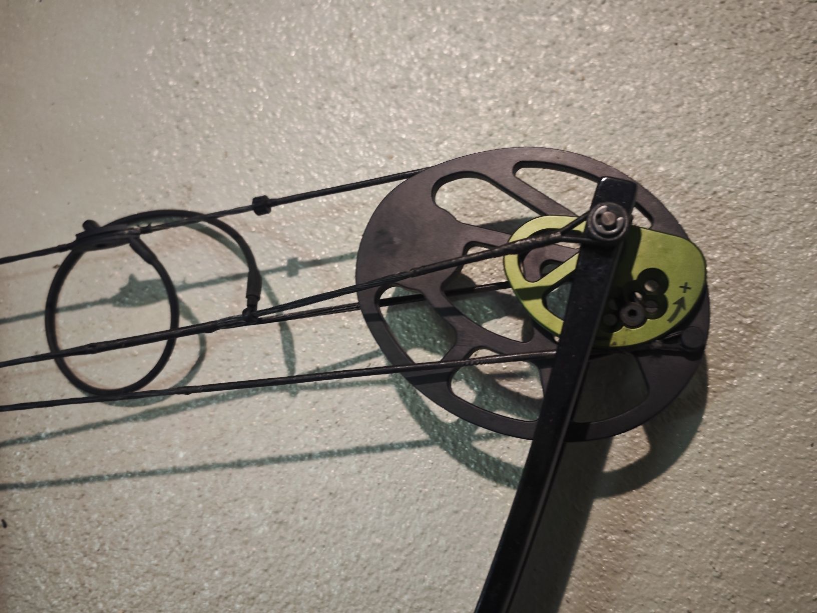 Tiro con l'arco: Compoundbogen Set mit Zubehör schwarz – Usato da Wolhusen venduto da and_vjk8 2