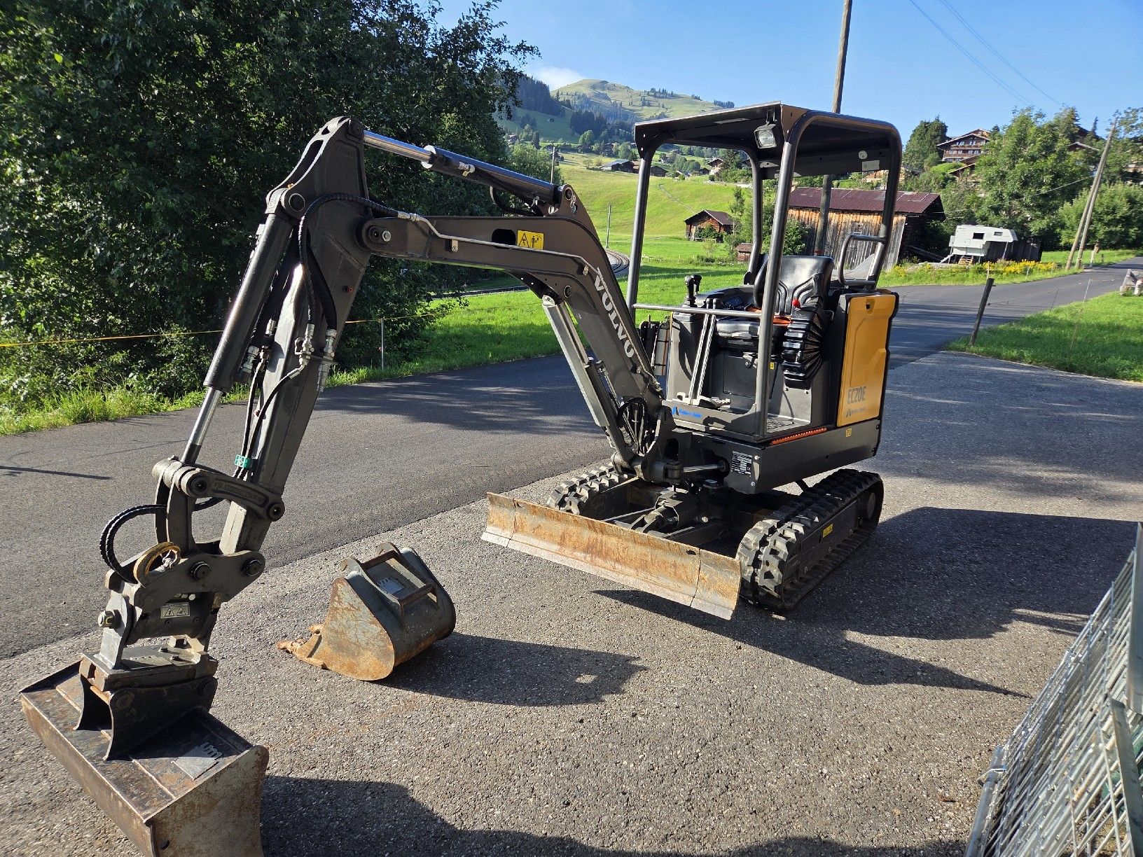 Volvo Bagger: Volvo Bagger EC20E – Gebraucht aus Schönried von Chuebu1 1