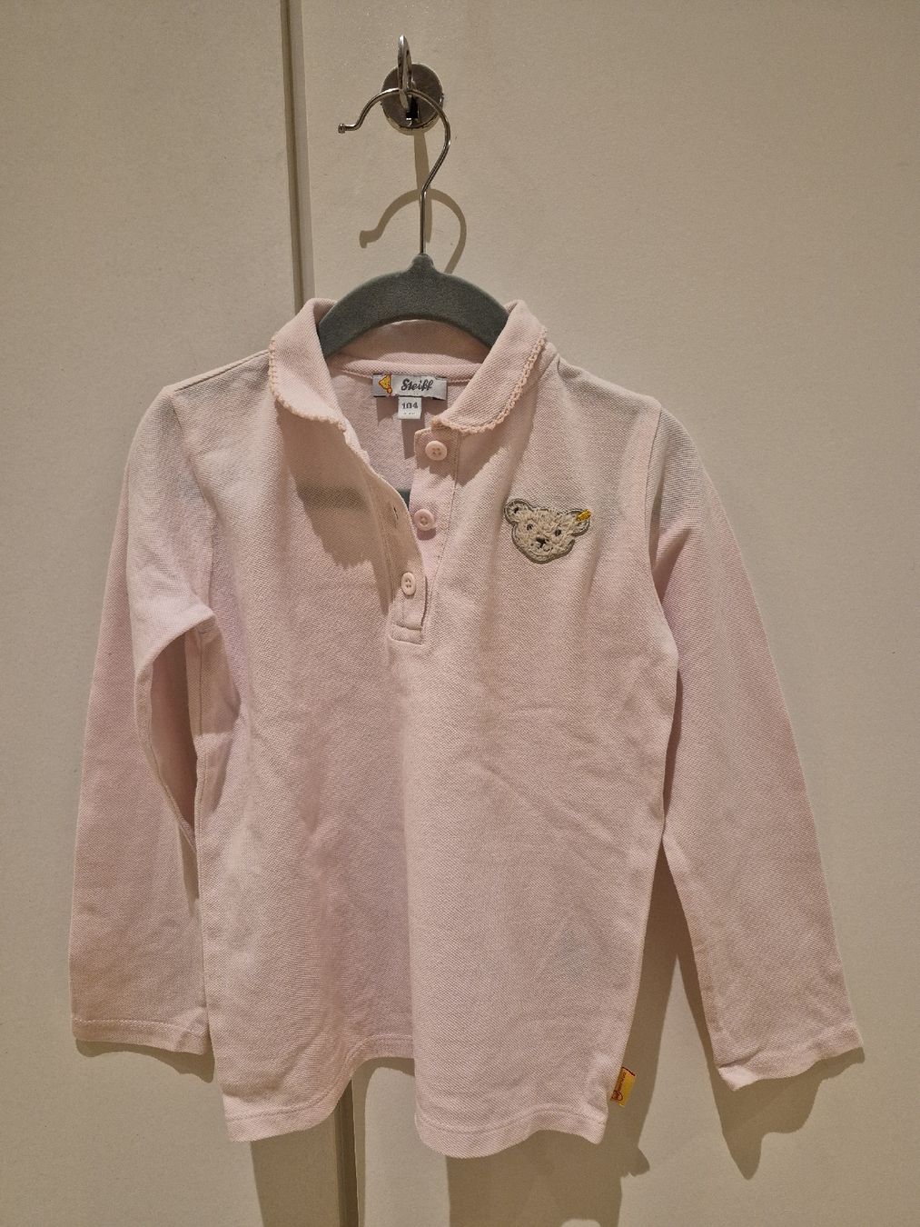 Steiff Camicette, T-shirt & Top: Steiff Polo-Shirt, Gr. 104, rosa, langarm – Usato da Hinterkappelen venduto da Anbal