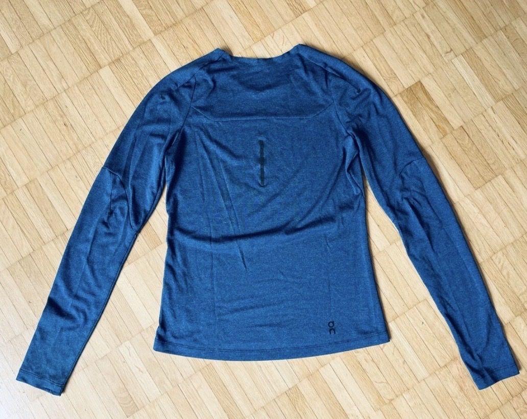 On T-shirt: On Long-T Damen Laufshirt – Usato da Horgen venduto da sophiaric 3