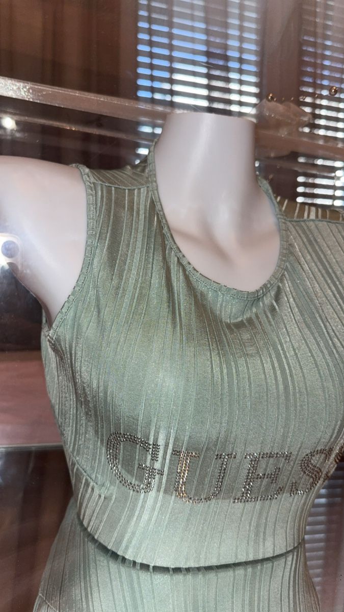 Guess Top: Guess Top mit Strass Grösse – Nuovo e nell'imballaggio originale da Buchs AG venduto da era_5wsj 1