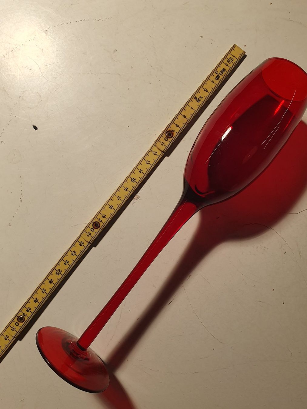 Bicchieri: Champagnerglas rot – Usato da Zürich venduto da loosebone 1
