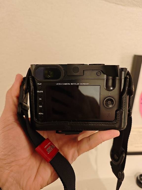 Leica Fotocamera: Leica Q with 2 extra batteries – Usato da Zürich venduto da Ed_Mort 2