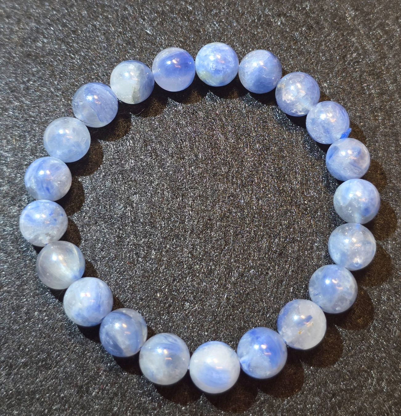 Minerali & Pietre curative: Blaues Kyanit Armband 9.3mm – Nuovo e nell'imballaggio originale da Matzingen venduto da Shay_Crystalz