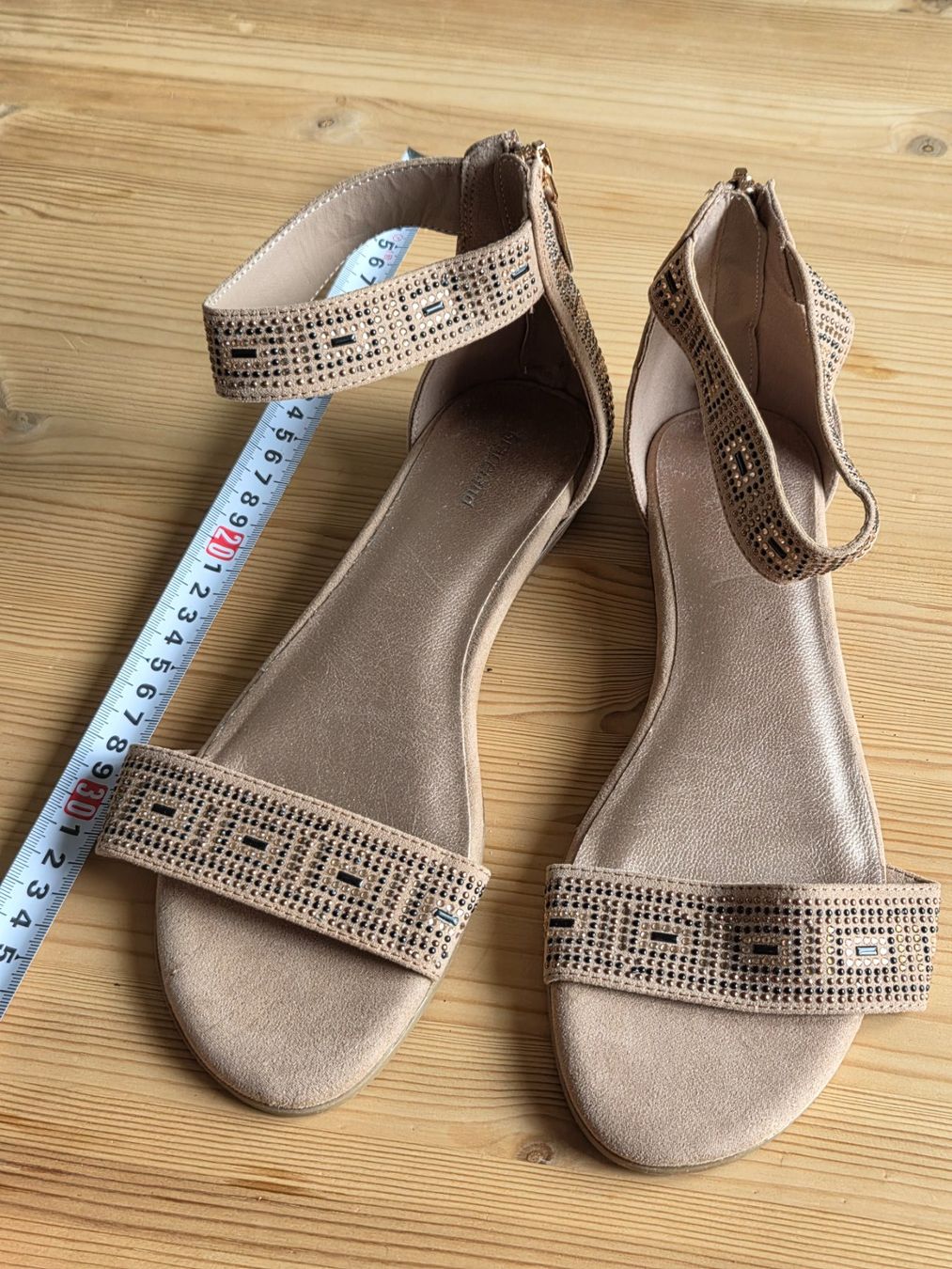 Scarpe da donna: beige/hellbraun Sandale, 39, neuwertig – Usato da Liestal venduto da ITOlio
