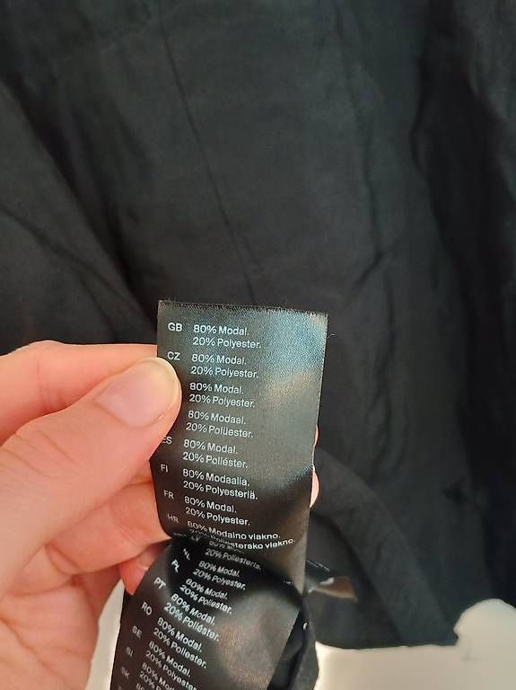 Cos Blusen: Cos schwarze Bluse mit Details – Gebraucht aus Zürich von Melianea 3