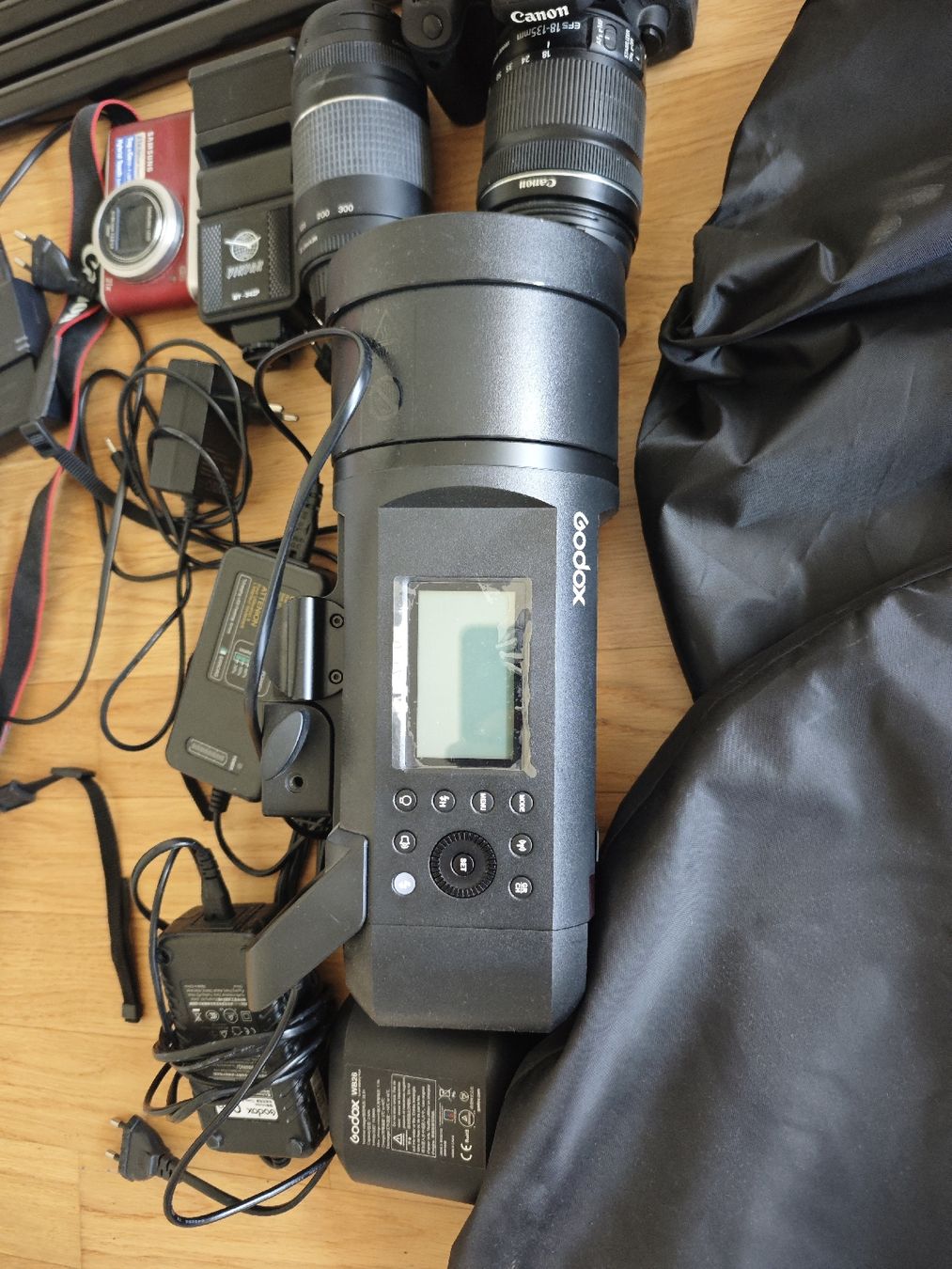 Canon Fotocamera: Foto-Set objektiv camera  godox cannon walimex – Usato da Chur venduto da Edina1994 7