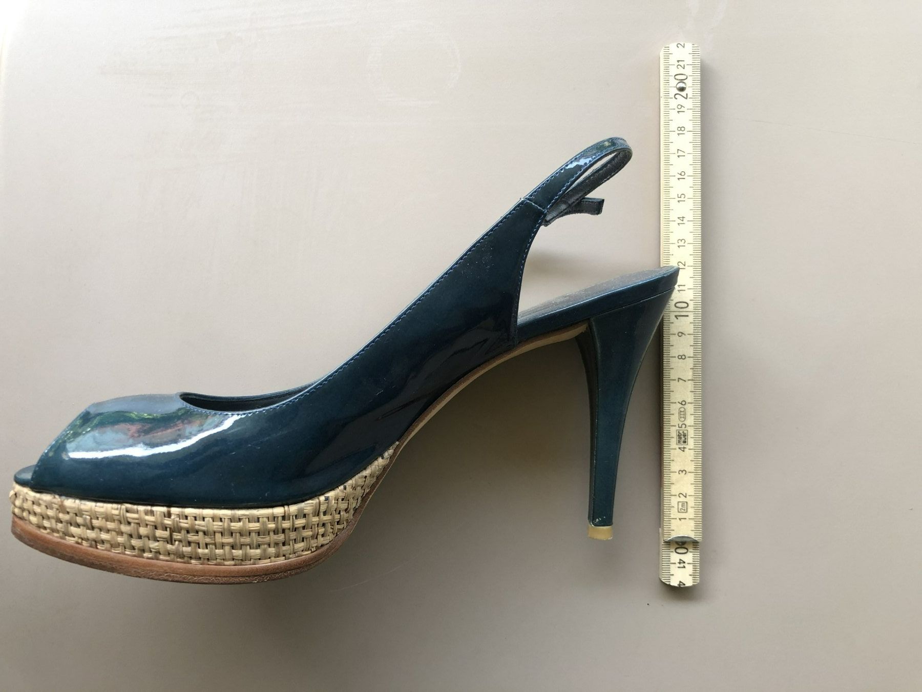 Stuart Weitzman Chaussures femmes: Stuart Weitzman Platform/Plateau Peeptoes Pumps Slingback – D'occasion à Zürich par TSchaefer01 1
