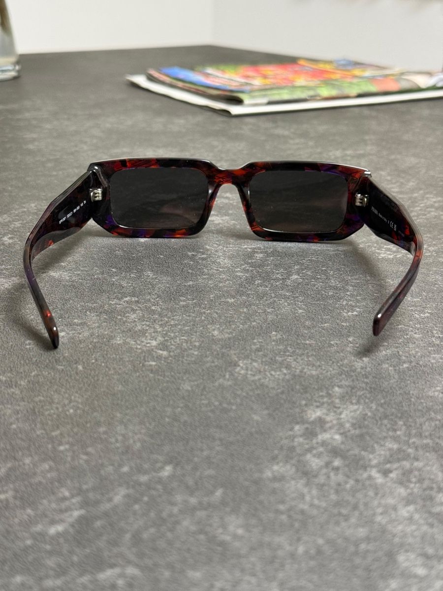 Prada Lunettes & Verres: Sonnenbrille PRADA Damen Herren – D'occasion à DOTTIKON par wiesel68 1