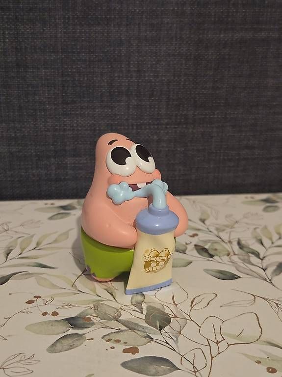 Pop Mart Figuren: Patrick Pop mart – Gebraucht aus Lausanne von Drenushaduklini 2