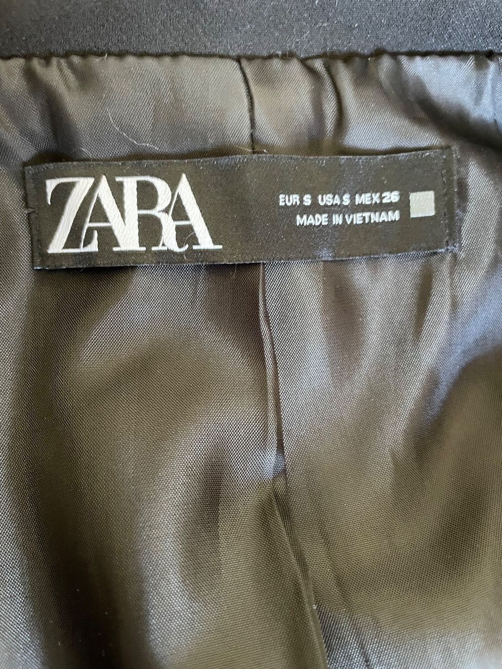 Zara Vestes: Schwarze Jacke ZARA – D'occasion à Richterswil par IrynaL 3