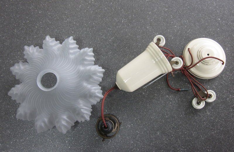 Lampen: Alte Zugpendel Lampe mit Glasschirm – Gebraucht aus Bischofszell von raika 1