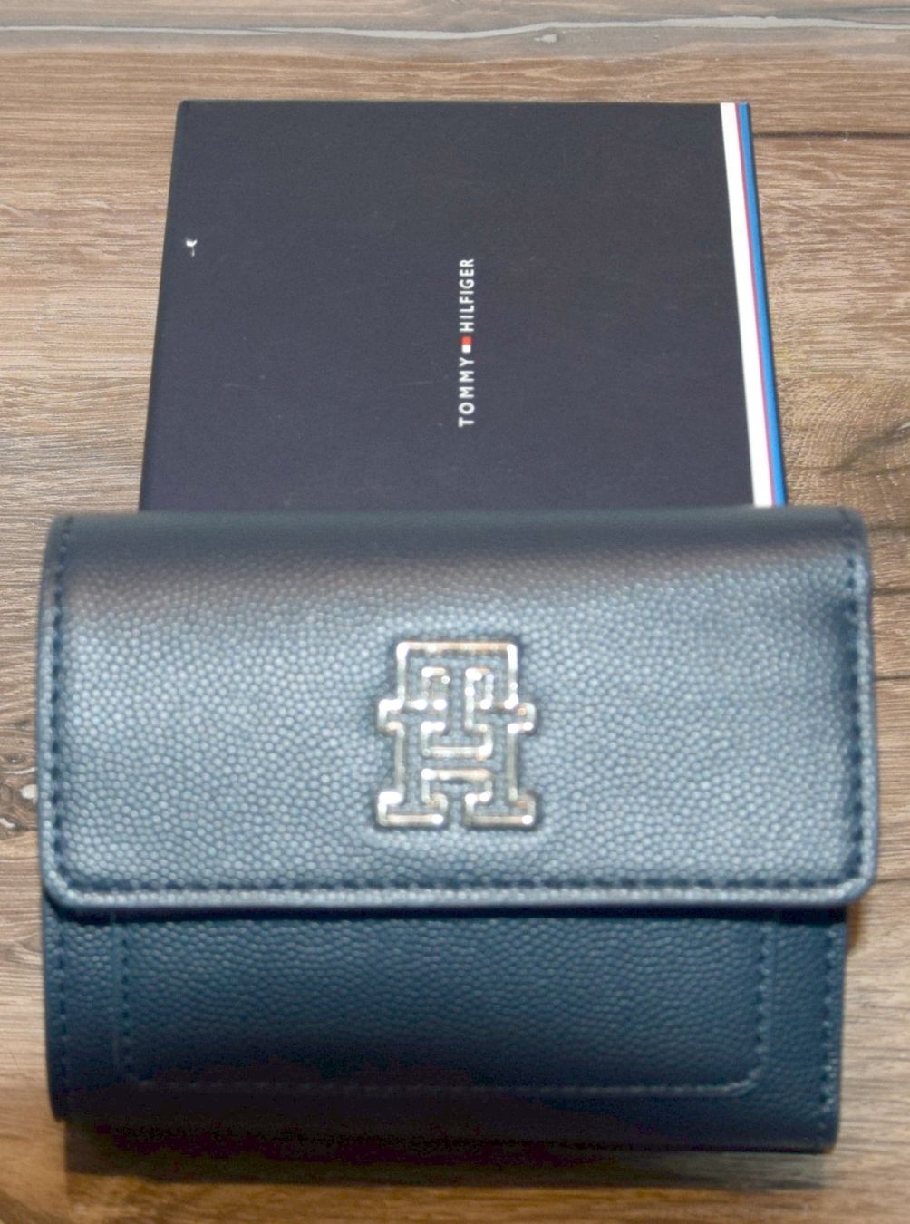 Tommy Hilfiger Portamonete: Geldbörse von Tommy Hilfiger – Nuovo e nell'imballaggio originale da Bern venduto da Nicky1 3