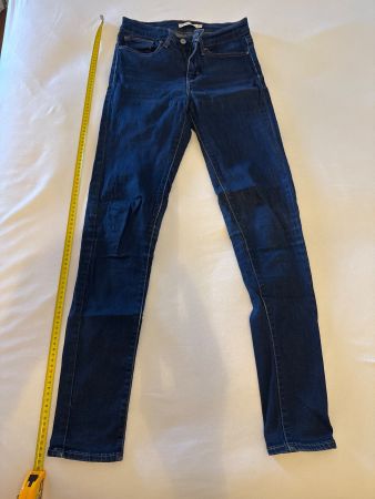 Jeans Levi's Damen dunkelblau Grösse 27/32 neu