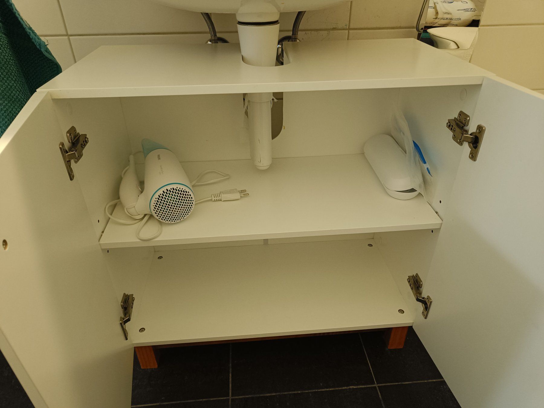 Spiegelschränke: Badmöbel / Meuble pour salle de bains – Gebraucht aus Neuchâtel von Angela0121 1