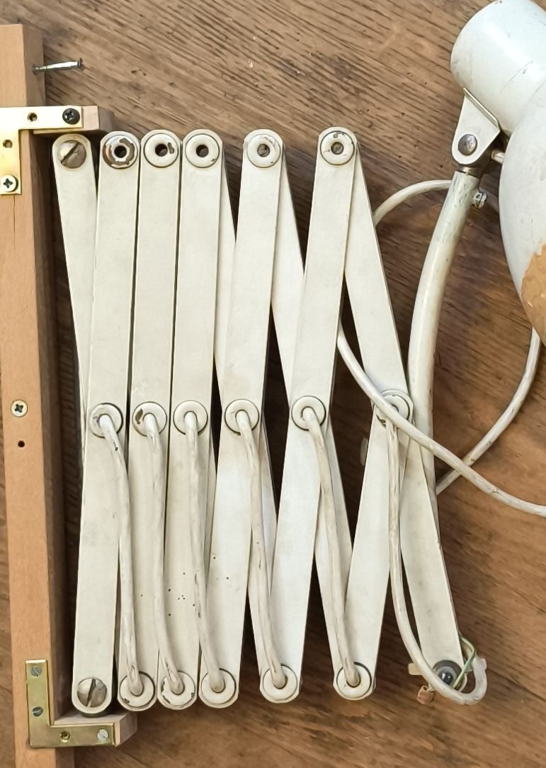 Lampes: Gelenkarm Lampe weiss gebraucht – D'occasion à Zürich par baa-ch